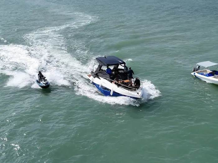 ROYAL MARINER 33 PES 7